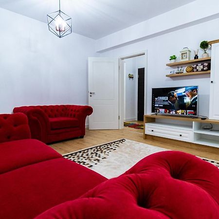 Ferienwohnung Lighthouse Central Apt With Unique Views Of The Fortress, Free Parking, 5 Min By Car From The Old Town Brașov Exterior foto