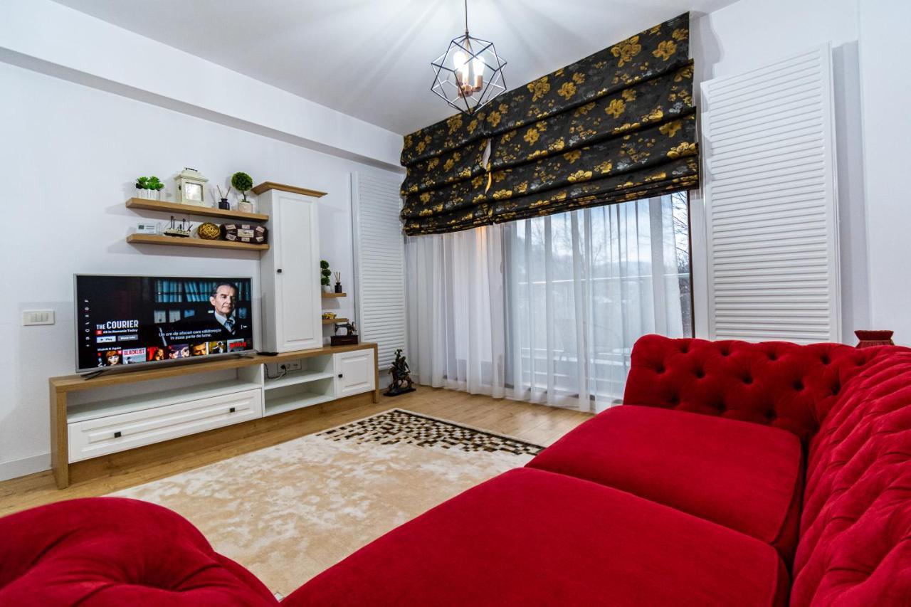 Ferienwohnung Lighthouse Central Apt With Unique Views Of The Fortress, Free Parking, 5 Min By Car From The Old Town Brașov Exterior foto