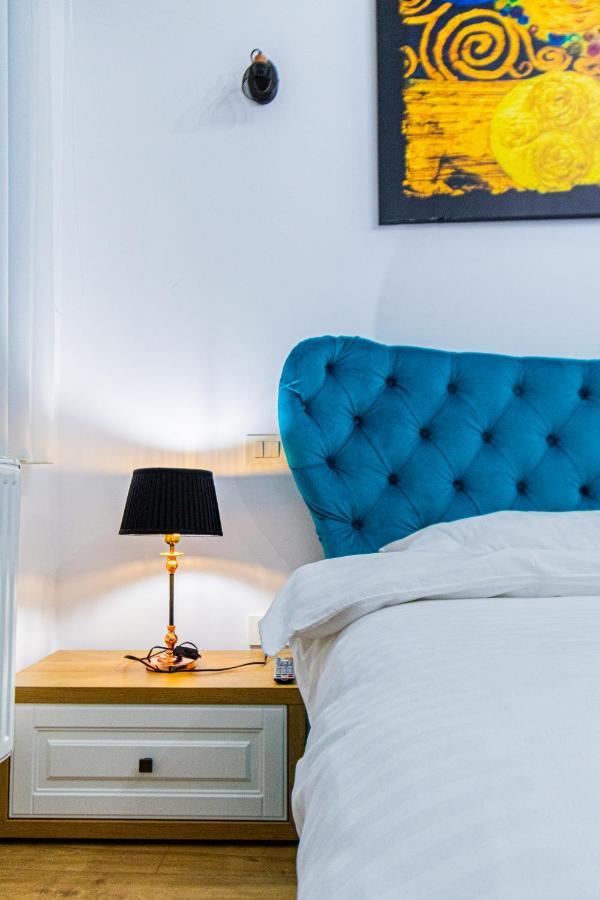 Ferienwohnung Lighthouse Central Apt With Unique Views Of The Fortress, Free Parking, 5 Min By Car From The Old Town Brașov Exterior foto