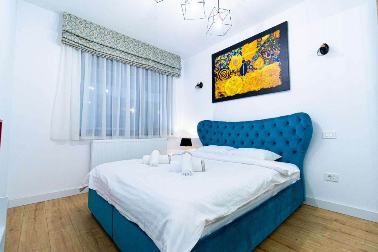 Ferienwohnung Lighthouse Central Apt With Unique Views Of The Fortress, Free Parking, 5 Min By Car From The Old Town Brașov Exterior foto