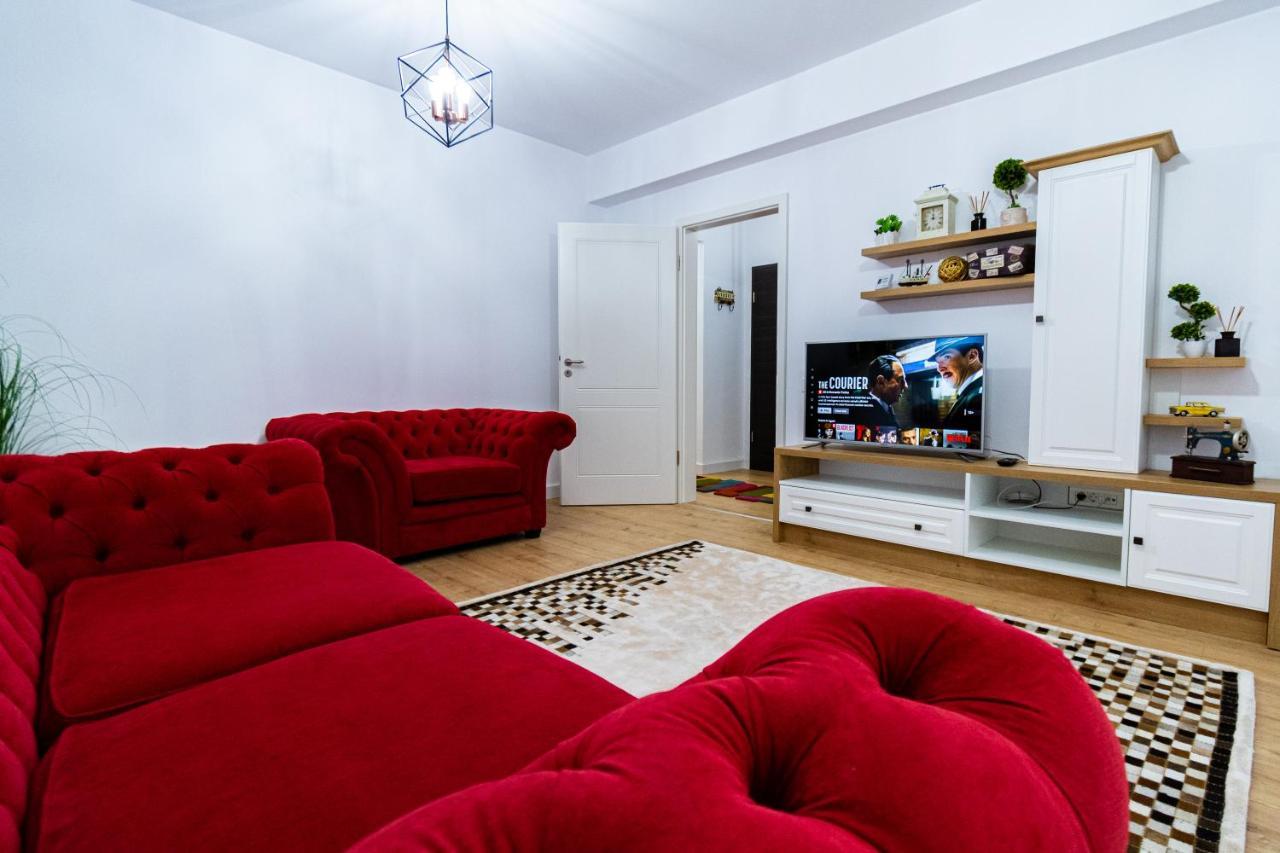 Ferienwohnung Lighthouse Central Apt With Unique Views Of The Fortress, Free Parking, 5 Min By Car From The Old Town Brașov Exterior foto